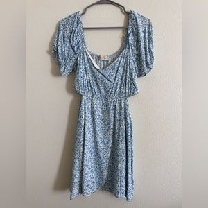 Altar’d State key hole mini dress- only worn once Size Medium